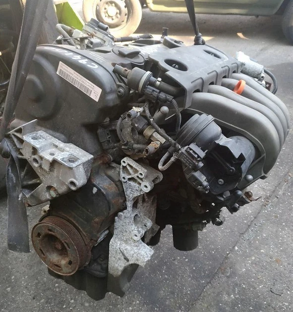 Preview of VOLKSWAGEN 2.0 FSI AXW TOURAN GOLF V AUDI A3 - 74 Tkm - MOTOR UNKOMPLETT