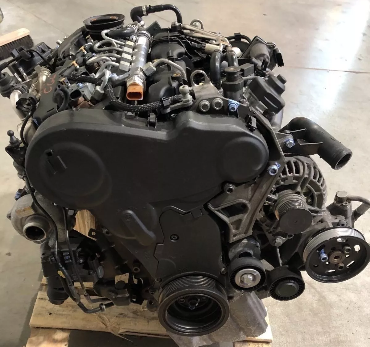 Preview of Audi 2.0 TDI CGLC A4 A5 Q5 A6 - 78 Tkm - MOTOR KOMPLETT