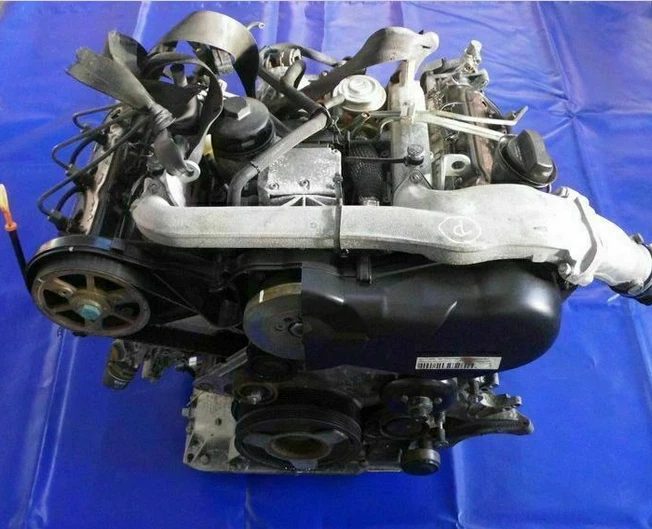 Preview of AUDI 2.5 TDI V6 AKN AUDI A4 A6 A8 VOLKSWAGEN PASSAT - 98 Tkm - MOTOR UNKOMPLETT