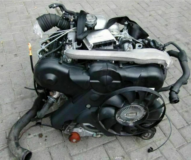 Preview of AUDI 2.5 TDI V6 AKN AUDI A4 A6 A8 VOLKSWAGEN PASSAT - 91 Tkm - MOTOR UNKOMPLETT