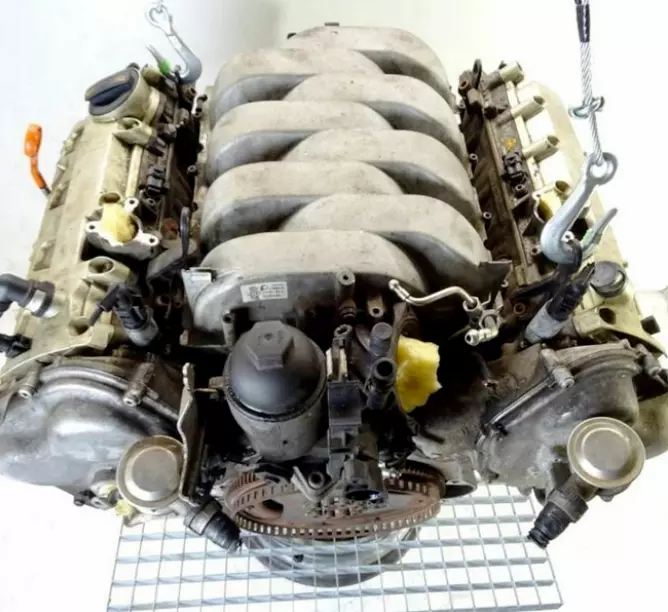 Preview of AUDI 4.2 FSI V8 BVJ A6 A8 - 84 Tkm - MOTOR UNKOMPLETT