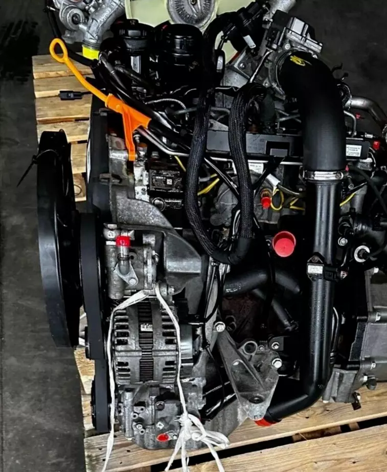 Vorschau von VOLKSWAGEN 2.5 TDI BJM Crafter - 69 Tkm - MOTOR KOMPLETT