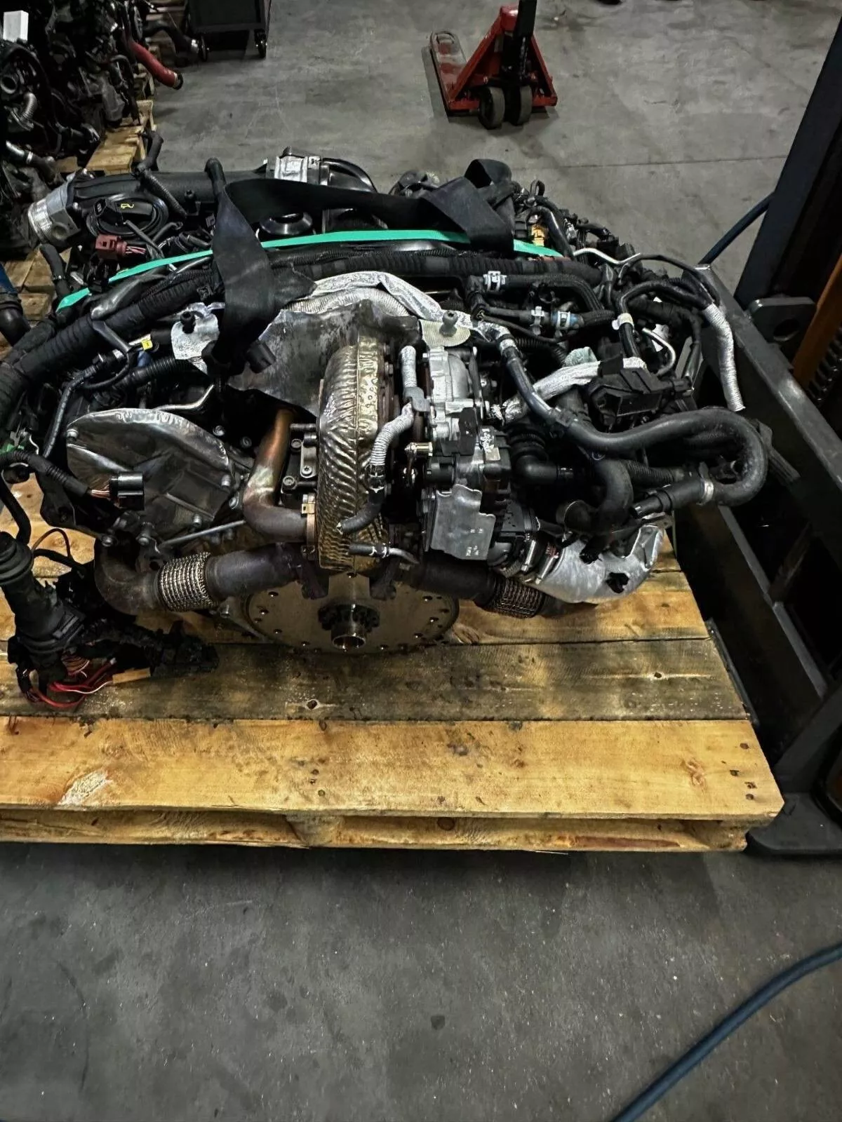 Preview of AUDI 3.0 TDI CTB PORSCHE MACAN AUDI Q5 A8 - 78 Tkm - MOTOR KOMPLETT