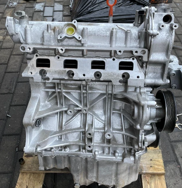Vorschau von Volkswagen 1.6 FSI BLF Audi Skoda - 82 Tkm - MOTOR UNKOMPLETT